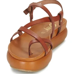 Betty London - AGNES