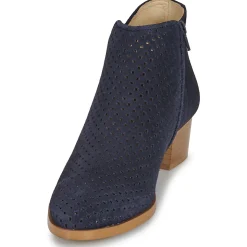 Betty London - ALINE