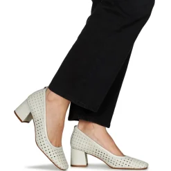 Betty London - BRIGITTE