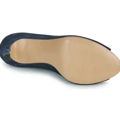 Betty London - EMANA