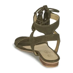 Betty London - IKARA