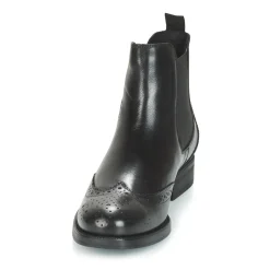 Betty London - JOSTA