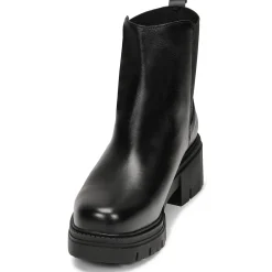 Betty London - NANOUE