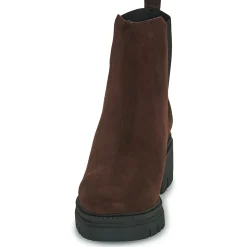 Betty London - NANOUE