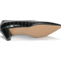 Betty London - NOMANIS