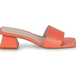 Betty London - PAULINE