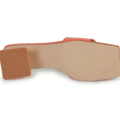 Betty London - PAULINE