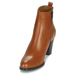 Betty London - PETRA