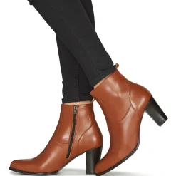 Betty London - PETRA