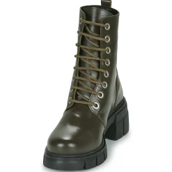 Betty London - POLLINA