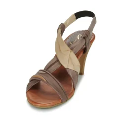 Betty London - POULOI