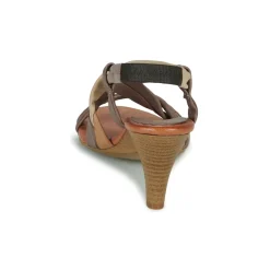 Betty London - POULOI