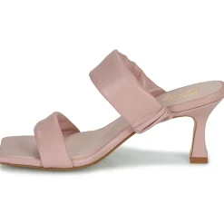 Betty London - TEODORA