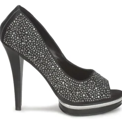 Carmen Steffens - TOUGA