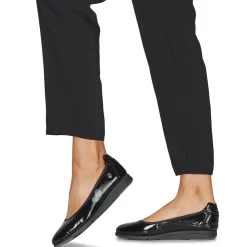 Casual Attitude - HOLMES