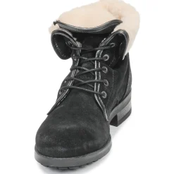 Casual Attitude - LEILA