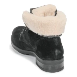 Casual Attitude - LEILA