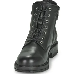 Casual Attitude - NUNAISE