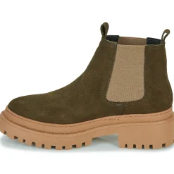 Casual Attitude - YEYE