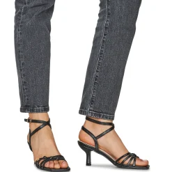 Les Petites Bombes - IVANKA